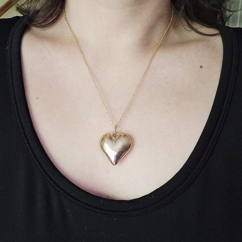 Vintage Gold Heart Necklace - Picture 3 of 8